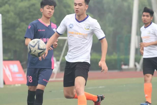 中国足球狂欢夜！国足狂轰24脚却0-0泰国，武磊替补迎百场，U23国足3-0大胜塔吉克斯坦